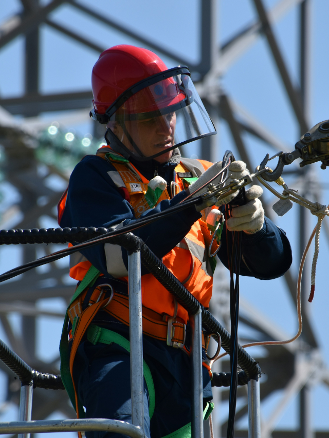 जानें कैसे करें 10वीं बाद इलेक्ट्रिकल इंजीनियरिंग डिप्लोमा कोर्स